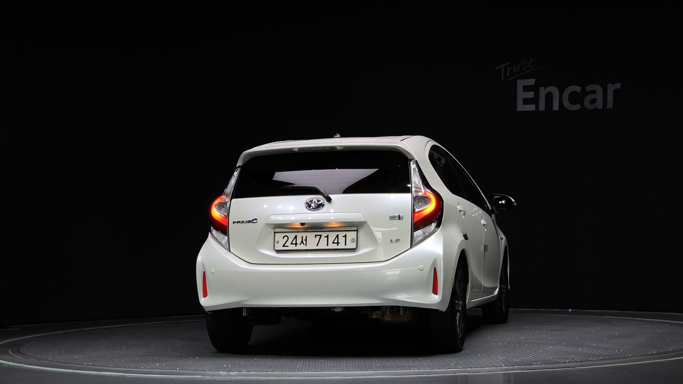 TOYOTA PRIUS C 2018 - 56567 km | Korean Used Car Stock | Loginet