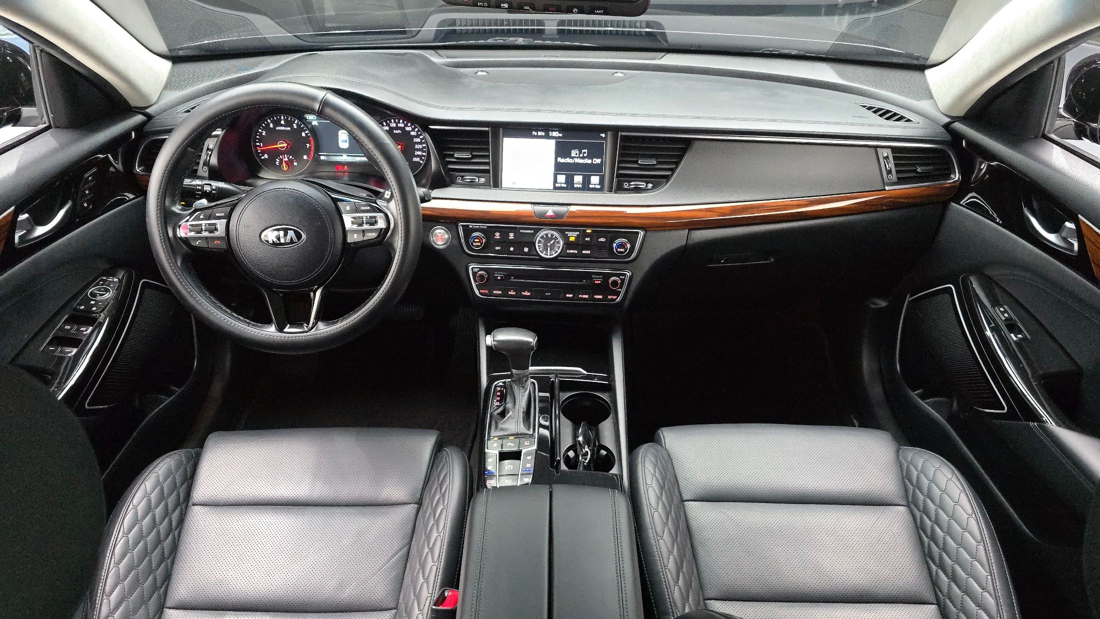 KIA K7 2017 - 191771 km | Korean Used Car Stock | Loginet