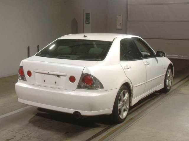 TOYOTA ALTEZZA 2001 - 134000 km | Japanese Used Car Stock | Loginet