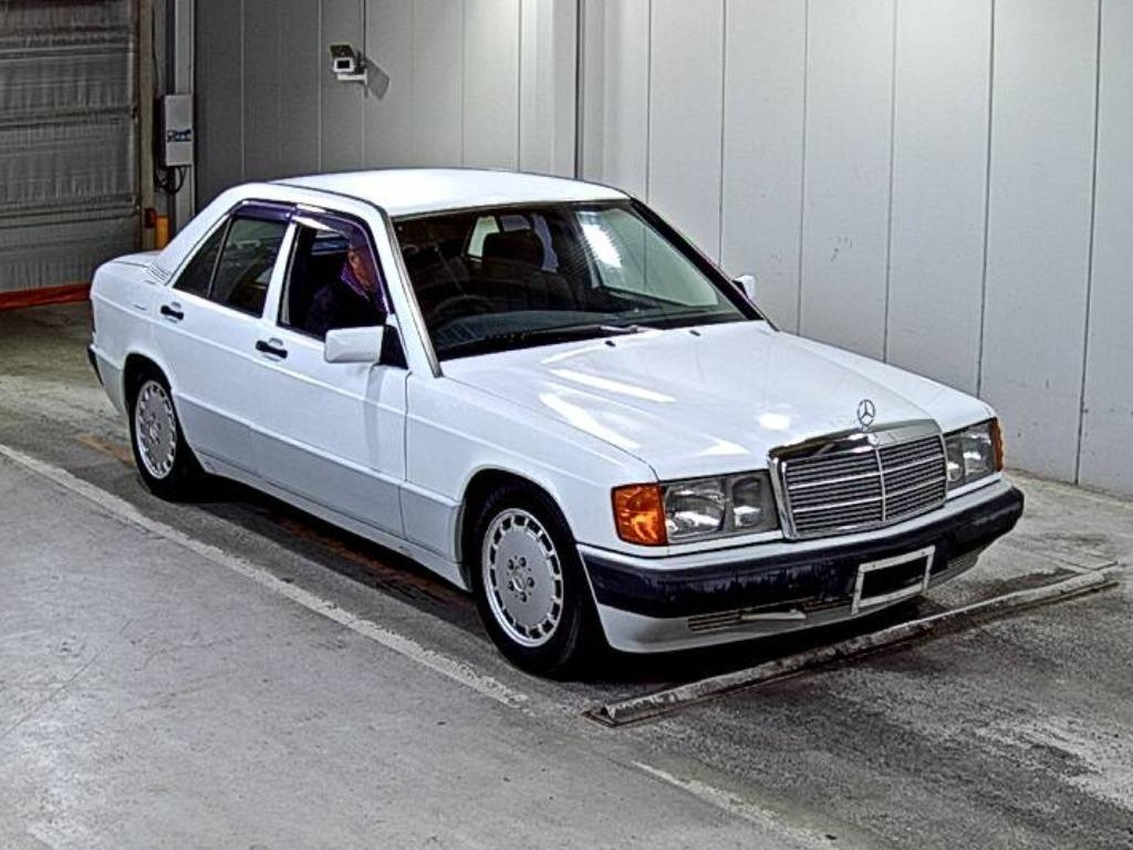 Stilvolle Mercedes Benz 190 Class Bild