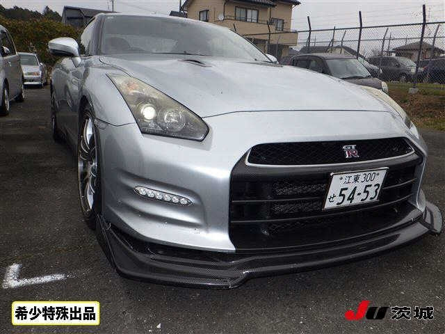 2009 Nissan GT-R: Silver, 4WD, 107,000km, R35 Chassis - JDM Import ...
